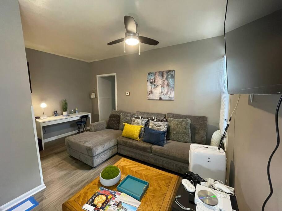 Red Line Guest House Apartment Corporate Housing Chicago Exterior photo